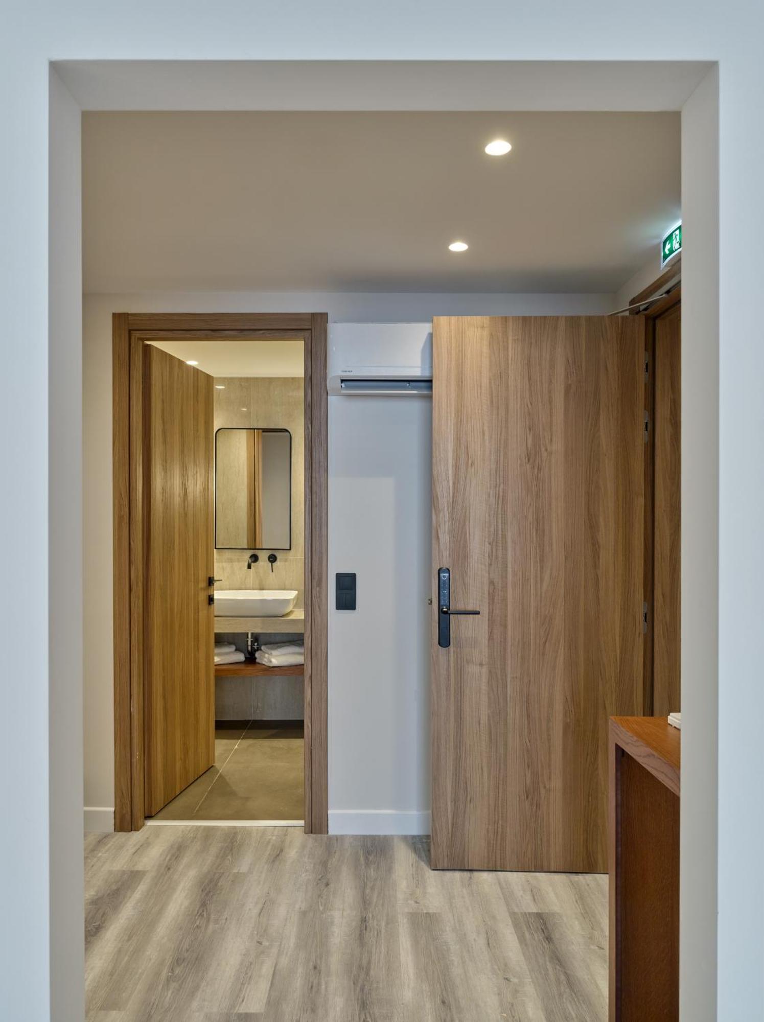 Haya Athens Loftie Suites Экстерьер фото